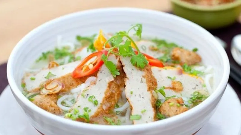 10 quán bánh canh chả cá ở Nha Trang ngon nứt vách