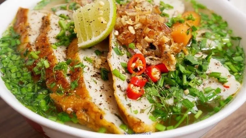 10 quán bánh canh chả cá ở Nha Trang ngon nứt vách