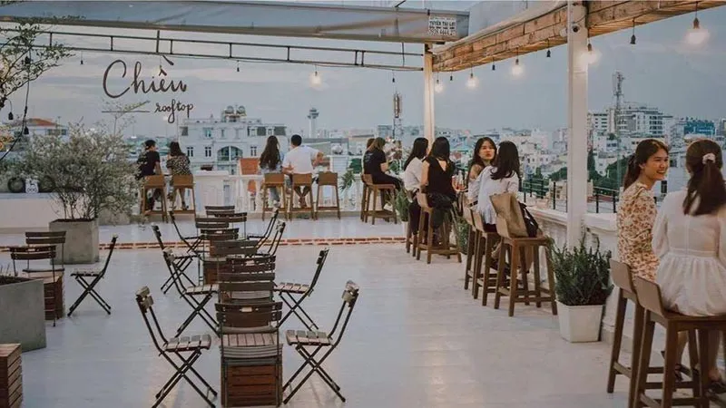 10 quán cà phê rooftop ở Sài Gòn, được giới trẻ check-in ‘sống ảo’ cực chất