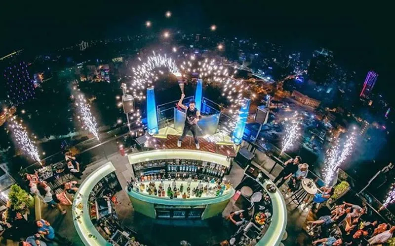 10 quán cocktail bar chill nhẹ ở Sài Gòn sầm uất giá bình dân