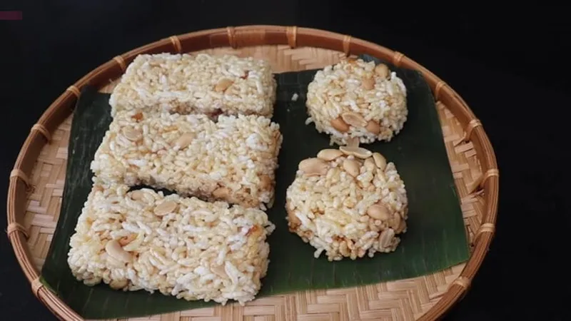 100g bánh cốm gạo bao nhiêu calo? Ăn bánh cốm gạo có béo (mập) không?