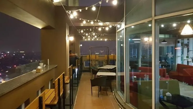 15 quán rooftop cafe Hà Nội giúp bạn ngắm nhìn vẻ đẹp có 1-0-2 của Thủ đô Hà Nội