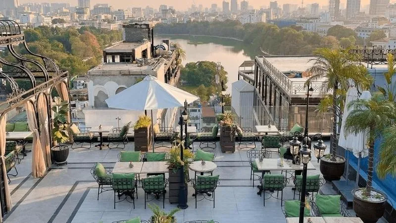 15 quán rooftop cafe Hà Nội giúp bạn ngắm nhìn vẻ đẹp có 1-0-2 của Thủ đô Hà Nội