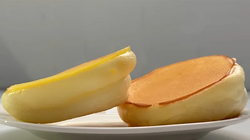 2 cách làm bánh Pancake chỉ với 1 quả trứng, không cần dùng bột