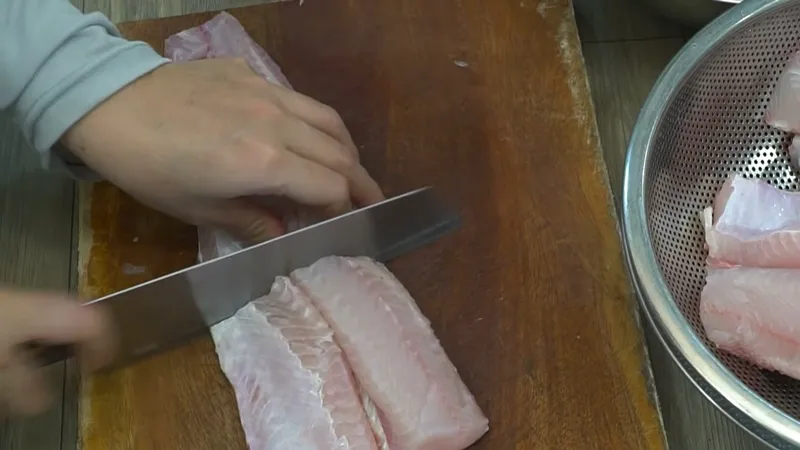 2 cách làm bún cá chấm và bún cá rô phi giòn ngon, hấp dẫn