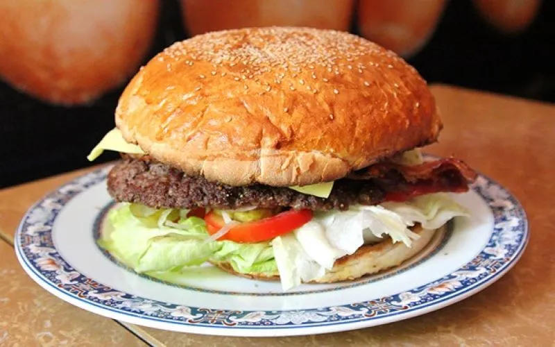 3 cách làm hamburger bò kiểu Mỹ ngon như ngoài hàng