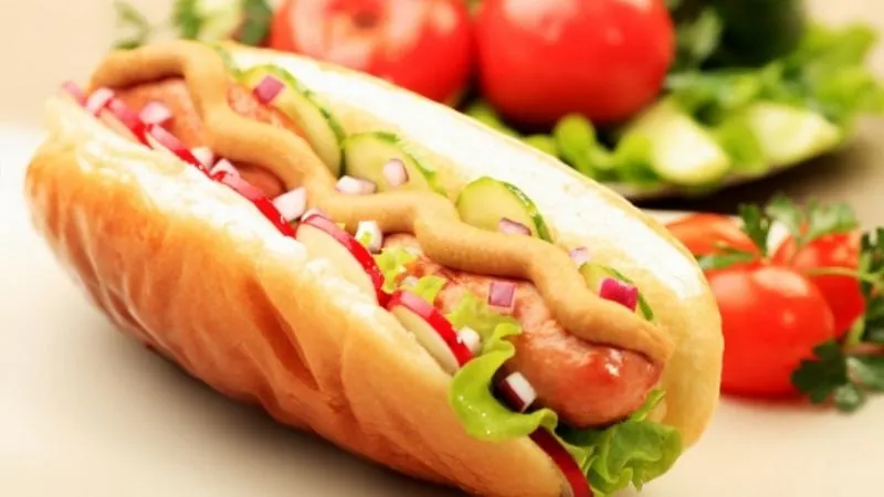 3 cách làm hot dog xúc xích phô mai Hàn Quốc, Việt Nam và Mỹ