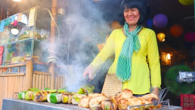 7 địa điểm thưởng thức chuối nếp nướng cực hấp dẫn tại Sài Gòn
