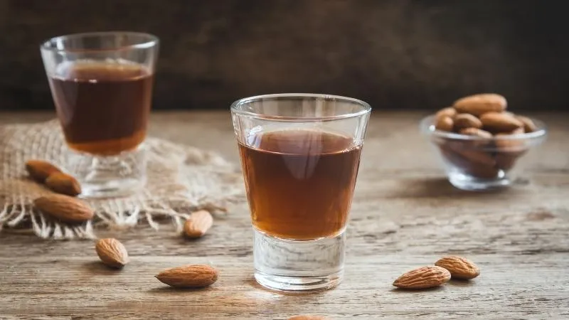 Amaretto là gì? Các thức uống được làm từ amaretto