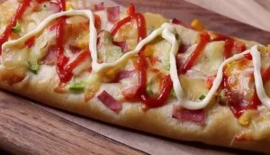 Ăn thử pizza sầu riêng và pizza lẩu Thái, kết quả hết sức kinh khủng