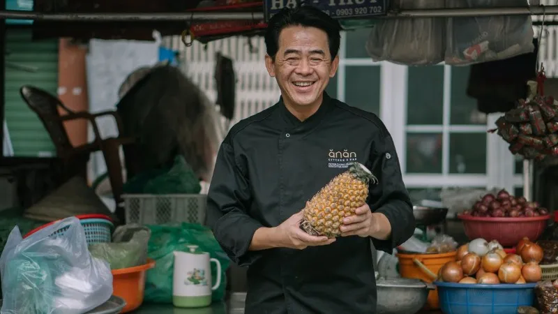 Ănăn Saigon – nhà hàng nhận sao Michelin với tô Phở, bánh mì có giá 100 USD