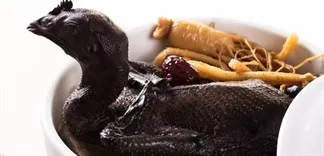 Bí quyết làm gà ác hầm đậu đen – gà mềm không nát
