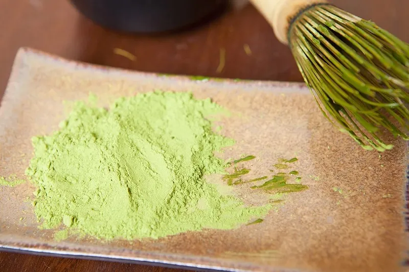 Bột matcha và bột trà xanh có phải là một? Cách dùng ra sao?