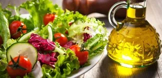 Cách chọn mua rau củ không hóa chất làm salad trộn