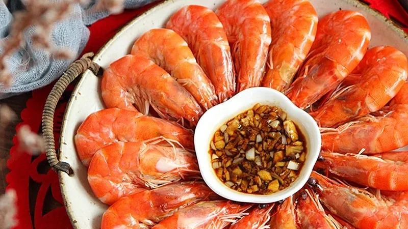 Cách hay nhận biết tôm tươi hay tôm chết ngay cả khi đã luộc