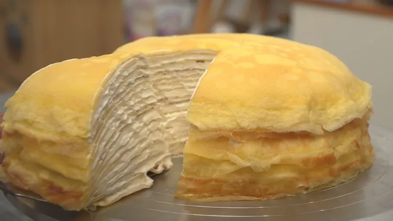Cách làm bánh crepe ngàn lớp kem trứng mềm mịn, béo thơm