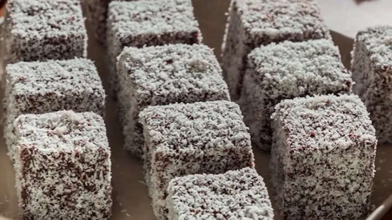 Cách làm bánh Lamington socola thơm ngon chuẩn vị nước Úc