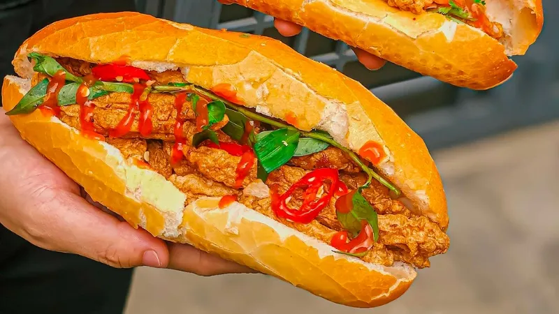 Cách làm bánh mì chả cá đơn giản cho bữa sáng đầy dinh dưỡng