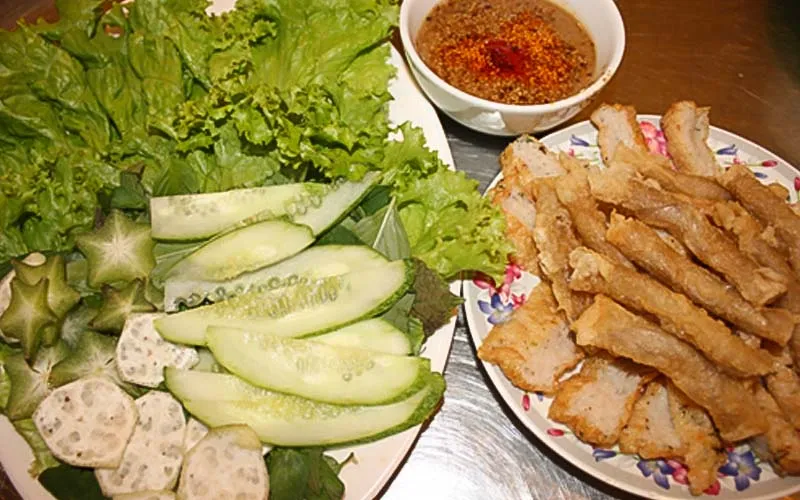 Cách làm bánh tráng cuốn chả cá thơm ngon đổi vị cho bữa ăn cuối tuần