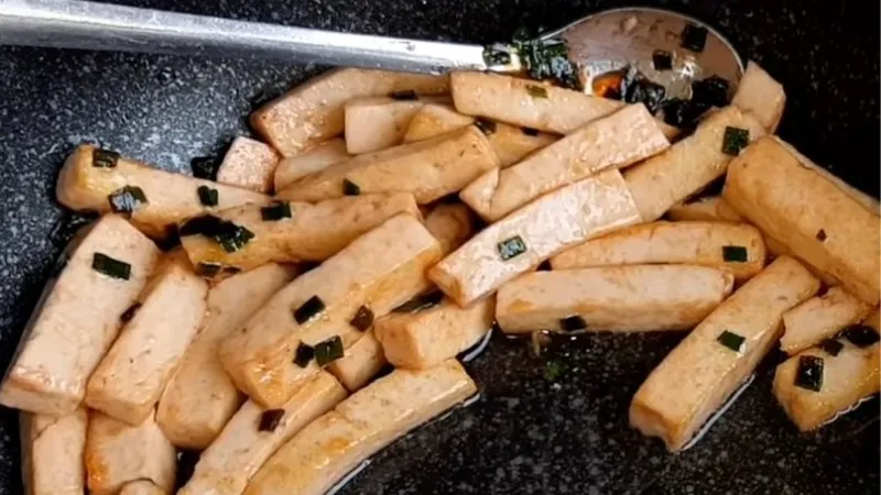 Cách làm cà tím cuộn chay nướng thơm lừng cả gian bếp