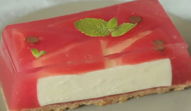 Cách làm cheesecake thạch dưa hấu thơm mát, không cần lò nướng