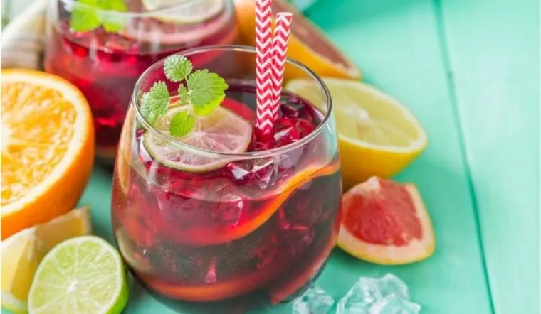 Cách làm cocktail cocktail Sangria ngọt dịu, tươi mát ngày hè