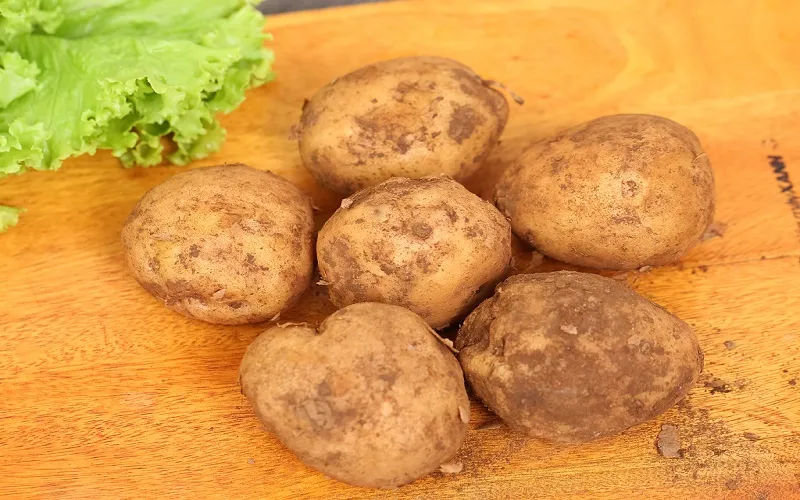 Cách làm khoai tây lắc phô mai thơm ngon, dễ làm