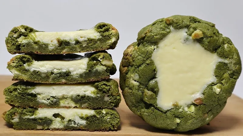 Cách làm matcha cookies nhân phô mai thơm béo hấp dẫn