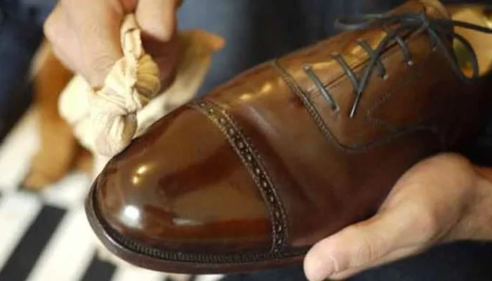 Cách làm sạch từng loại giày khỏi vết bẩn