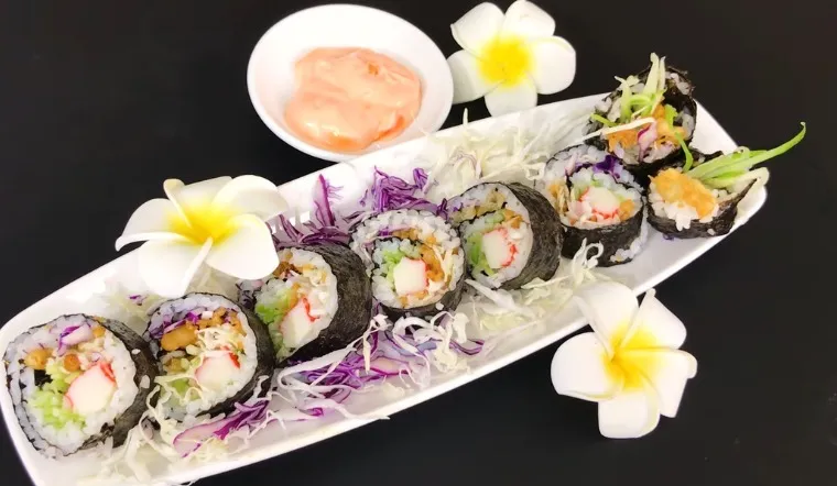 Cách làm sushi thanh cua bắp cải giải ngấy bữa cơm gia đình