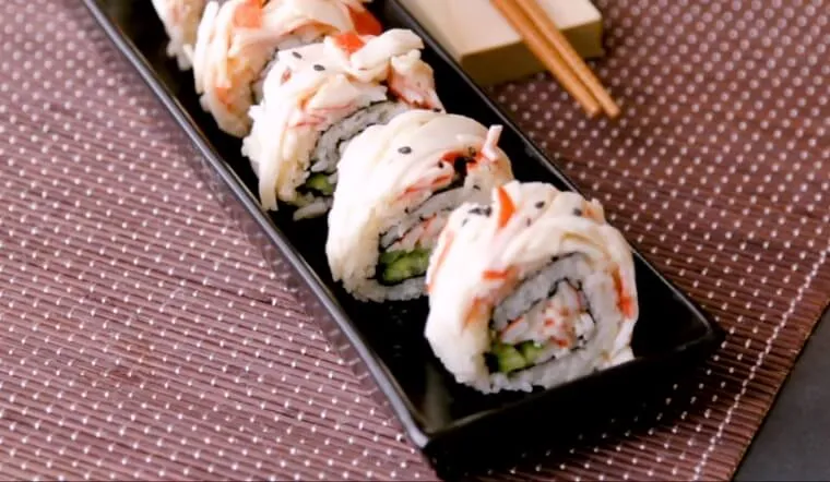Cách làm sushi thanh cua đơn giản, dễ làm tại nhà