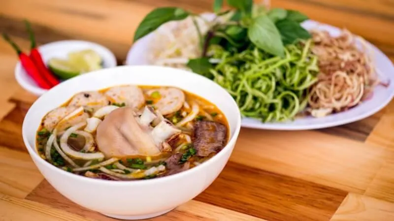 Cách nấu bún giò heo Quảng Ngãi ngon chuẩn vị