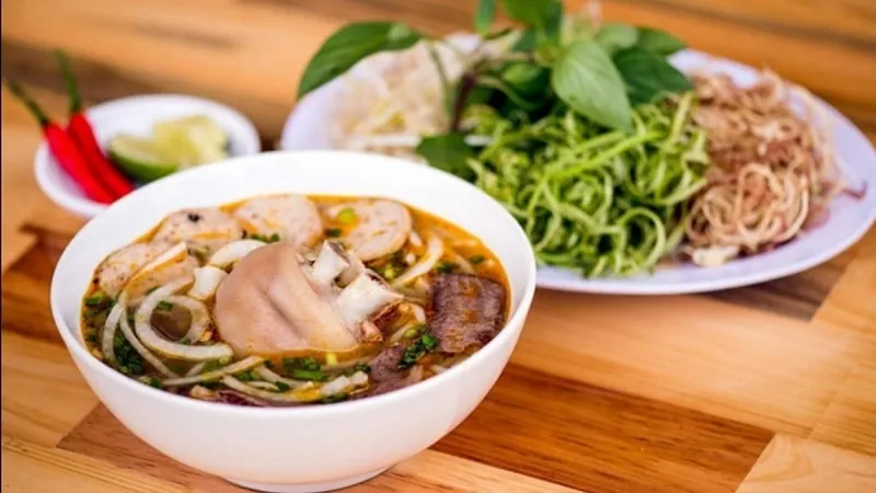 Cách nấu bún giò heo Quảng Ngãi ngon chuẩn vị