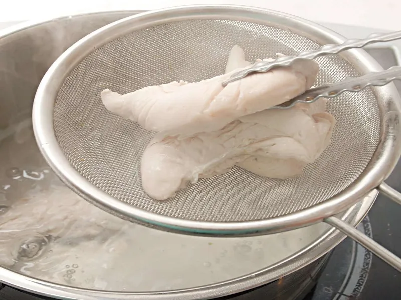 Cách nấu cháo thịt gà bí đỏ bổ dưỡng cho bé