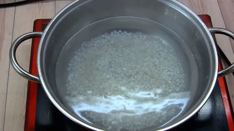 Cách nấu chè chuối bột báng thơm ngon, chuối không bị nát