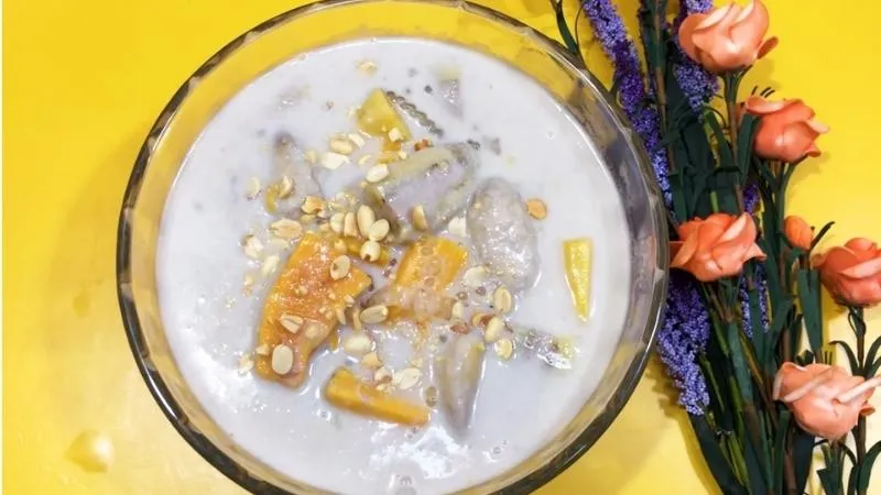 Cách nấu chè chuối chưng khoai lang ngọt thơm với nước cốt dừa béo ngậy