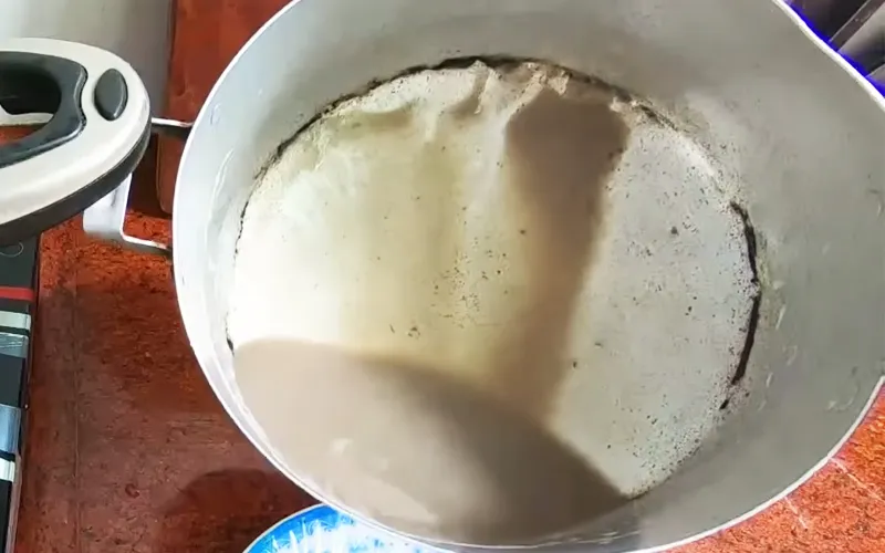 Cách nấu sữa đậu đen lá dứa, bổ dưỡng cho bé và bà bầu