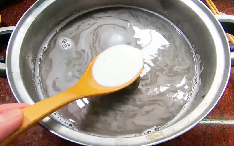 Cách nấu sữa đậu đen lá dứa, bổ dưỡng cho bé và bà bầu