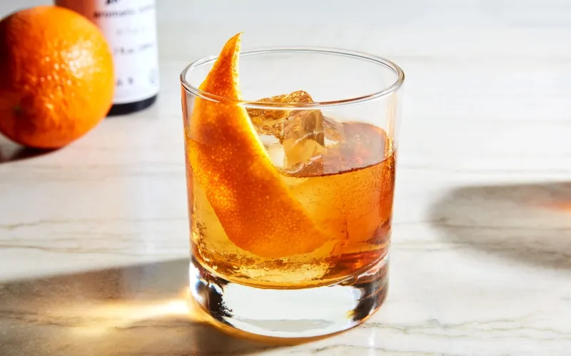 Cách pha Cocktail Old Fashioned ngon đúng điệu