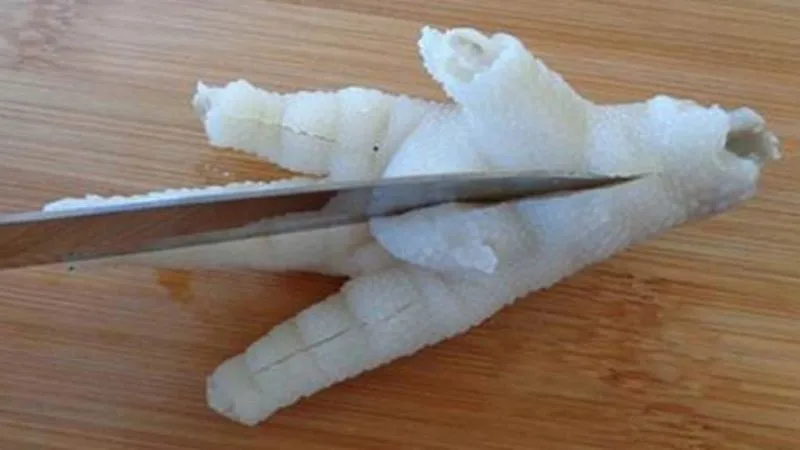 Cách rút xương và cách làm các món ngon từ chân gà rút xương