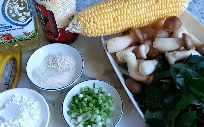 Chia sẻ cách làm canh bắp nấu nấm dễ làm tại nhà
