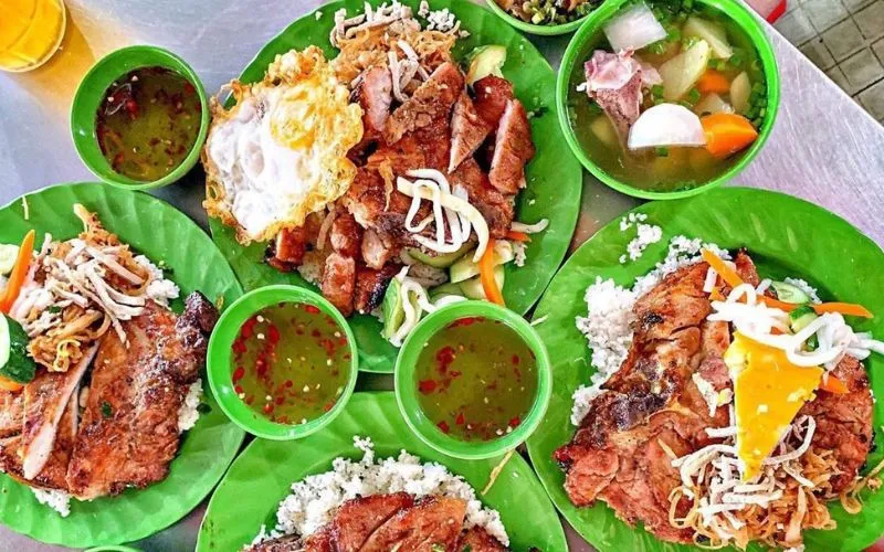 Điểm mặt top 7 quán ăn trưa ngon, nhiều người lui tới tại quận Phú Nhuận