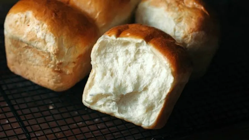 Học ngay cách làm bánh mì sữa thơm ngon chuẩn vị Nhật Bản