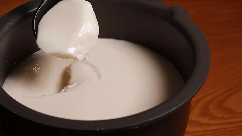 Hướng dẫn cách làm sữa chua dẻo mịn, ngon đơn giản tại nhà