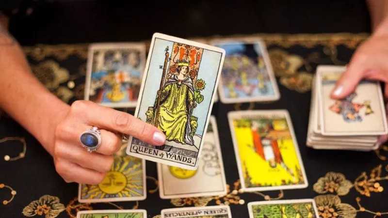 Khám phá 5 quán cà phê xem bói bài Tarot tại Hà Nội