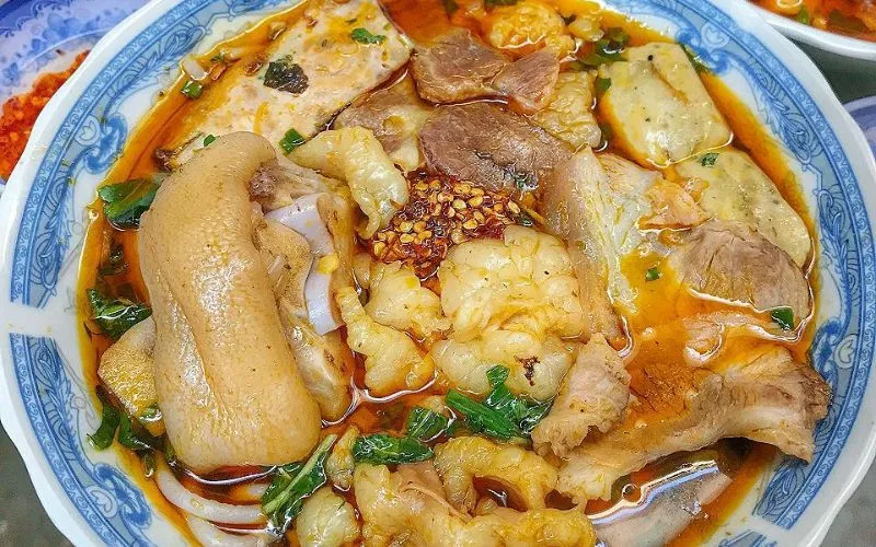 Khám phá những quán ăn bình dân được sao Việt yêu thích, hết lời khen ngợi