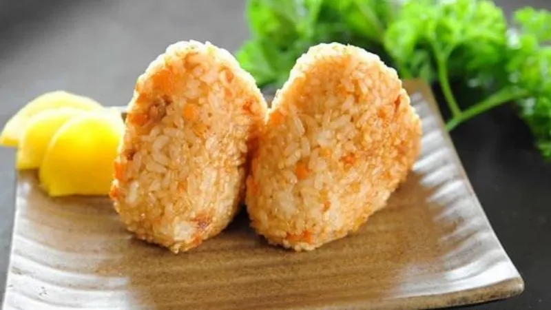 Onigiri là gì? Tổng hợp các loại Onigiri thơm ngon, chuẩn Nhật,