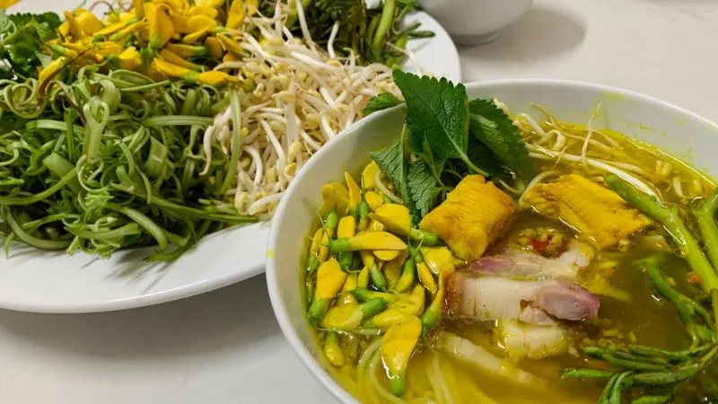 Phố ẩm thực Vĩnh Khánh: Top 11 địa chỉ quán ăn ngon tuyệt đỉnh