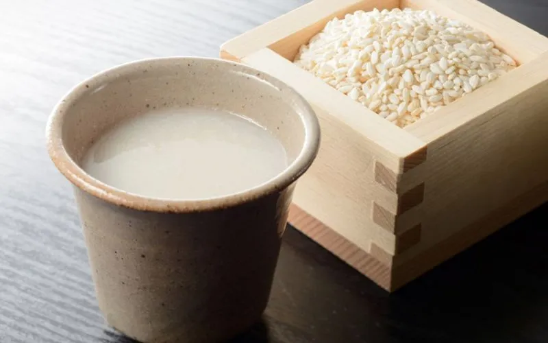 Rượu Amazake: Rượu ngọt truyền thống, nổi tiếng của Nhật Bản