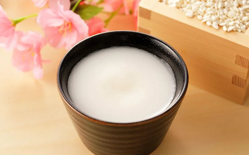 Rượu Amazake: Rượu ngọt truyền thống, nổi tiếng của Nhật Bản